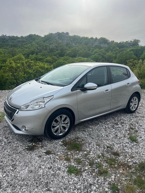 Peugeot - 208 - 1.4 HDI