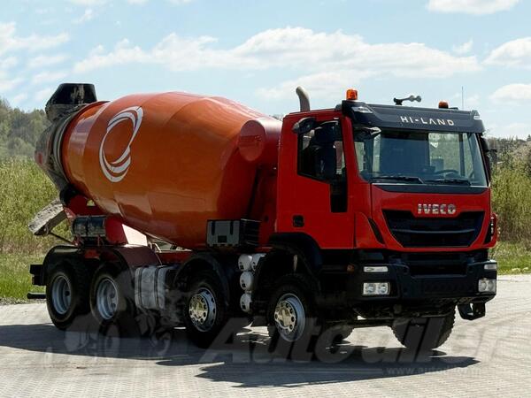 Iveco - TRAKKER 410 / 8x4 / TOP / kamion s mešalicom za beton / LUS-1267