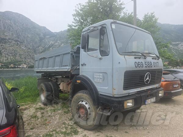 Mercedes Benz - 1619