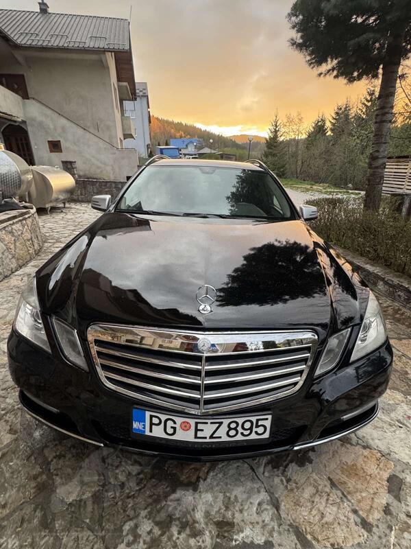 Mercedes Benz - 220 - 2.2