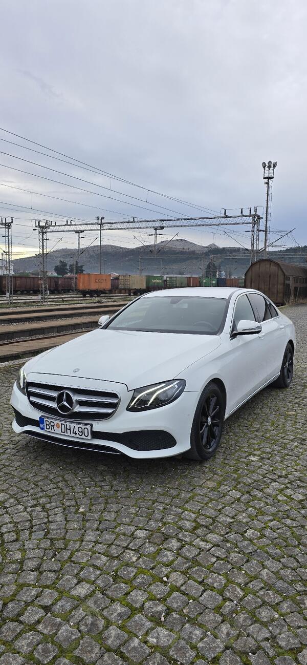 Mercedes Benz - E 220 - e220 cdi