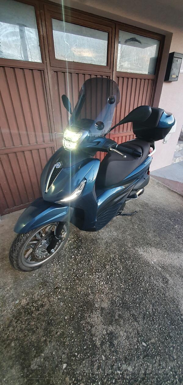 Piaggio - Beverly HPE300