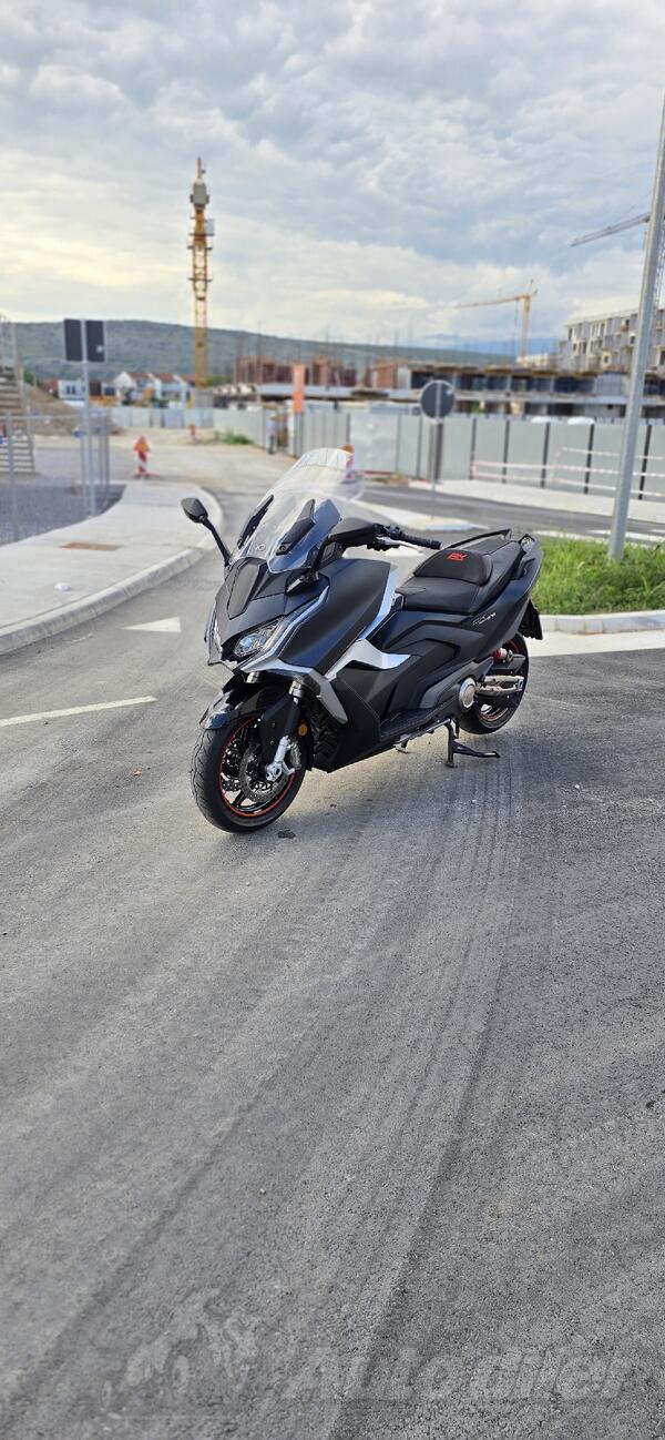 Kymco - Ak 575 Premium Nov
