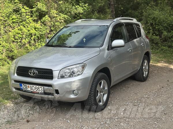 Toyota - RAV 4 - 2.2 D-4D