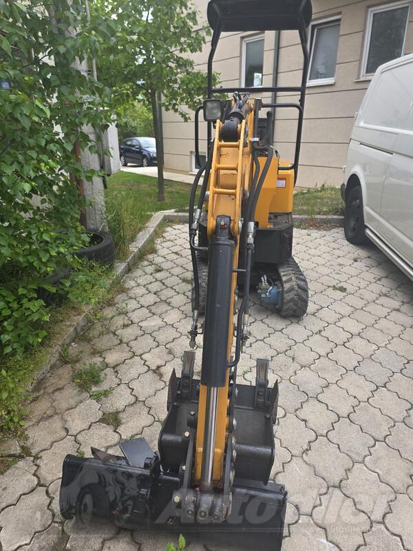 Ostalo - CRAWLER   KME 10