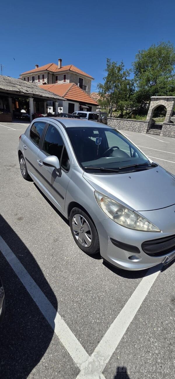 Peugeot - 207 - 1.4 E