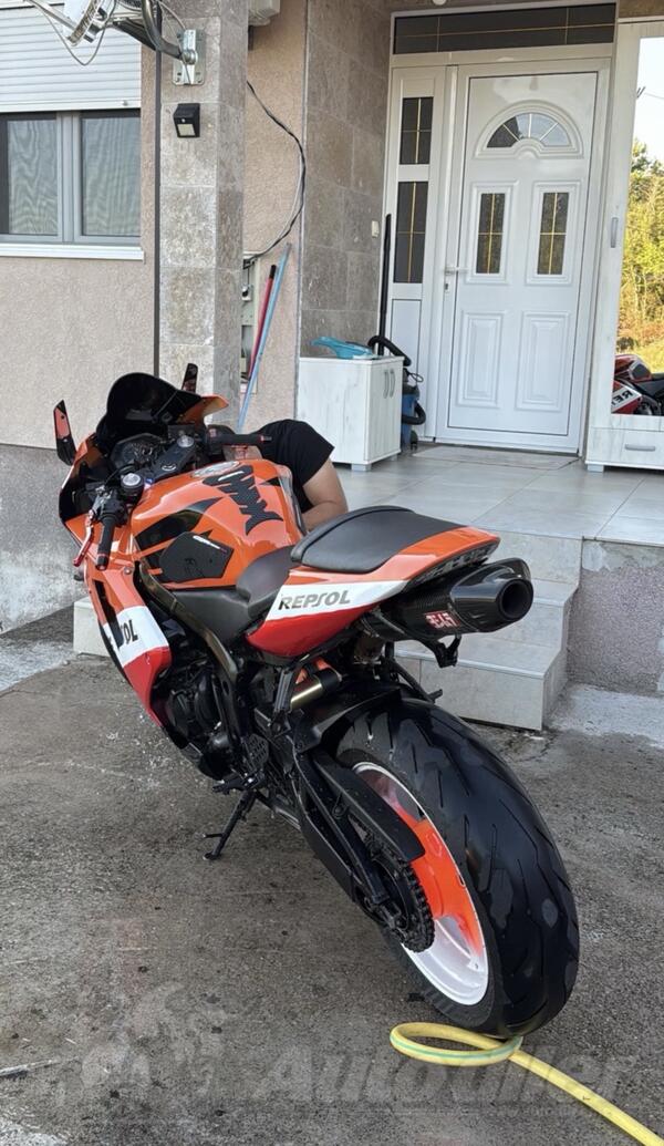 Honda - CBR 600RR