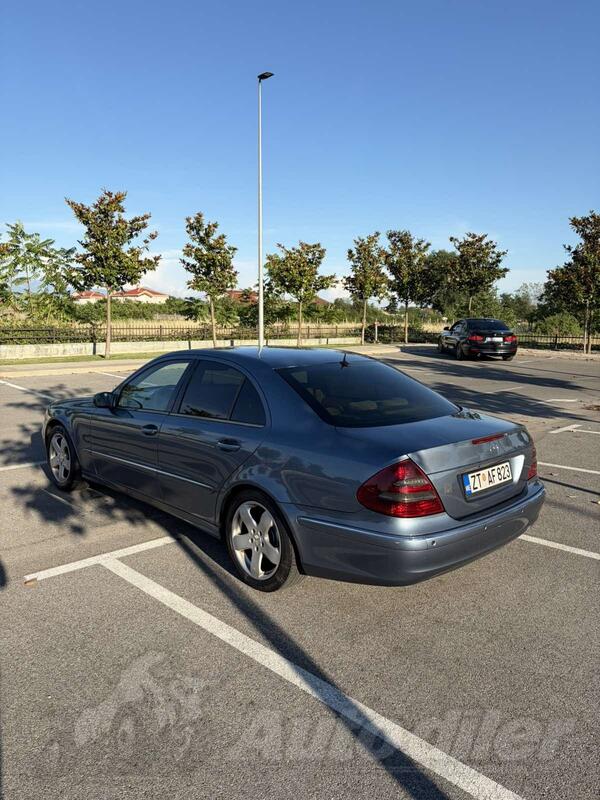 Mercedes Benz - E 200