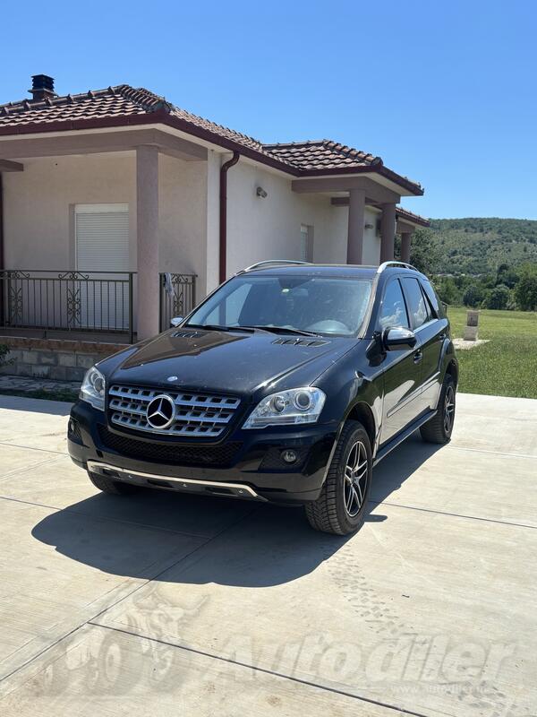 Mercedes Benz - ML 320 - 320