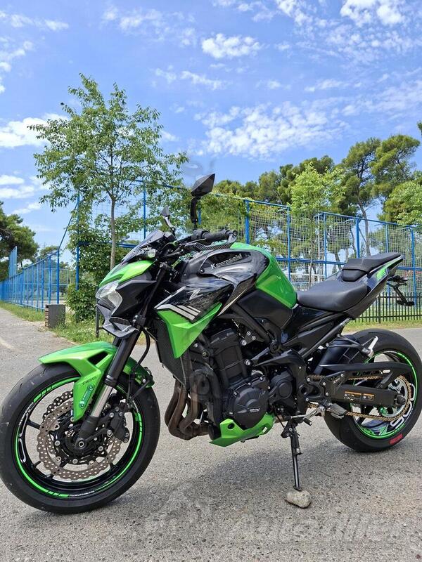 Kawasaki - Z900