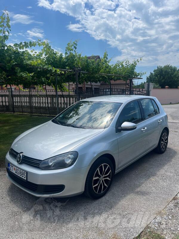 Volkswagen - Golf 6 - 1.6 TDI BLUEMOTION