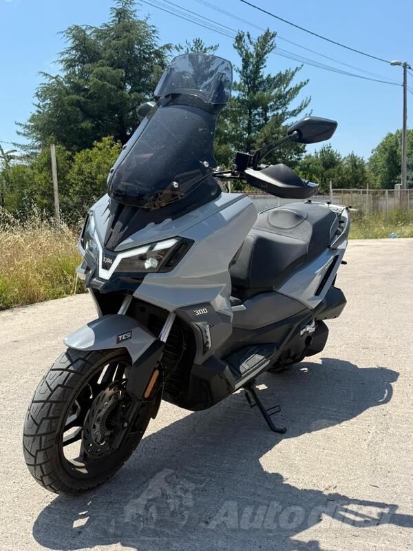 SYM - ADX300