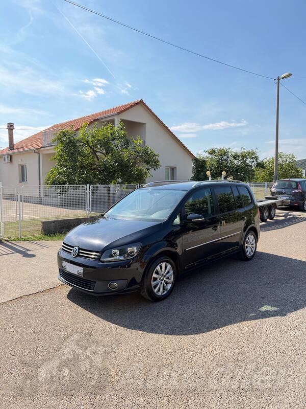 Volkswagen - Touran - 2.0 TDI TREND LINE BLUEMOTION