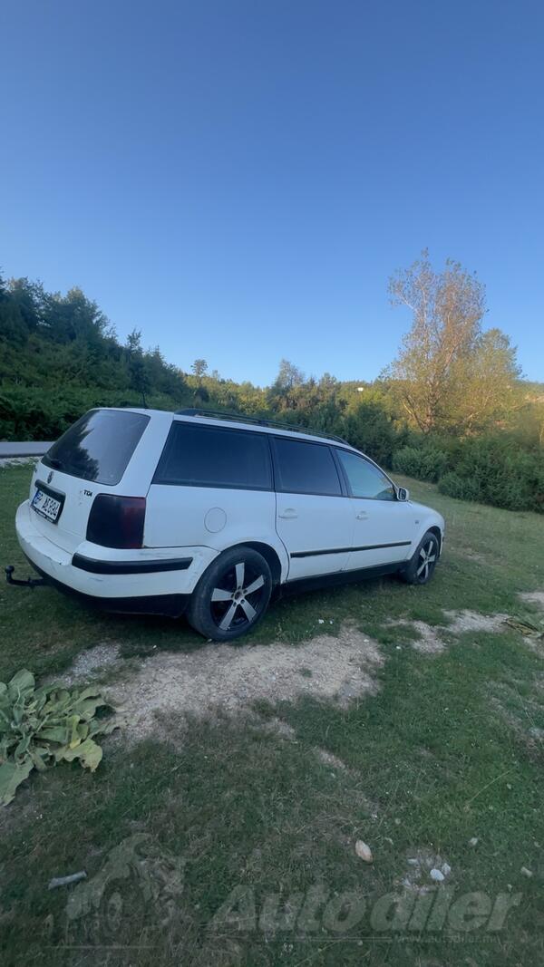 Volkswagen - Passat - 1.9 66