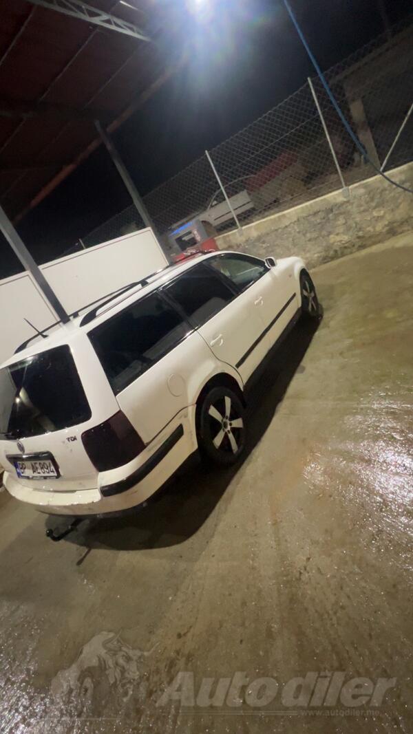 Volkswagen - Passat - 1.9 66
