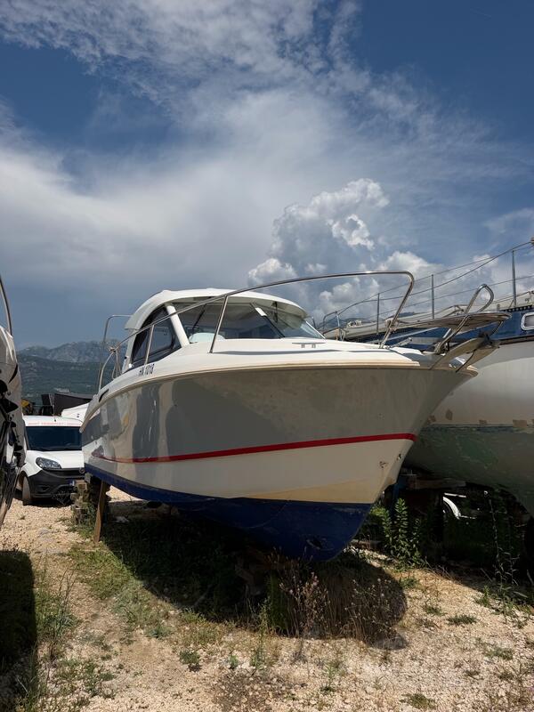 Beneteau - Antares 8