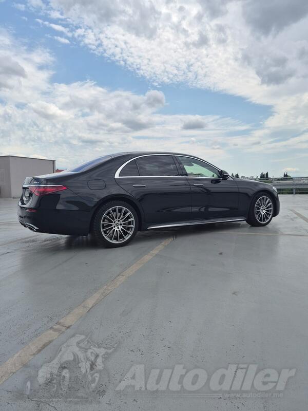 Mercedes Benz - S 550