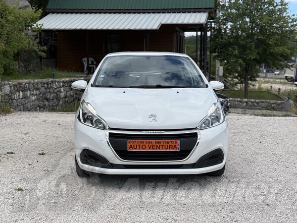 Peugeot - 208 - 1.2//AUTOMATIC