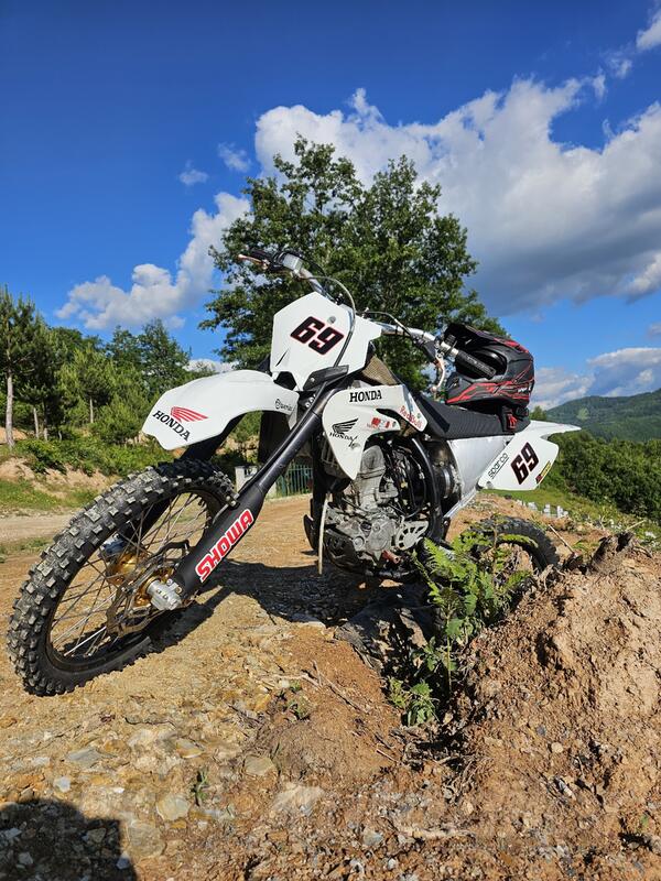 Honda - CF 150R