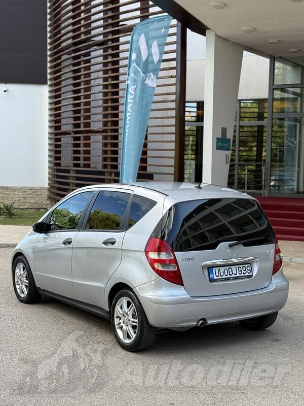 Mercedes Benz - A 180 - 180