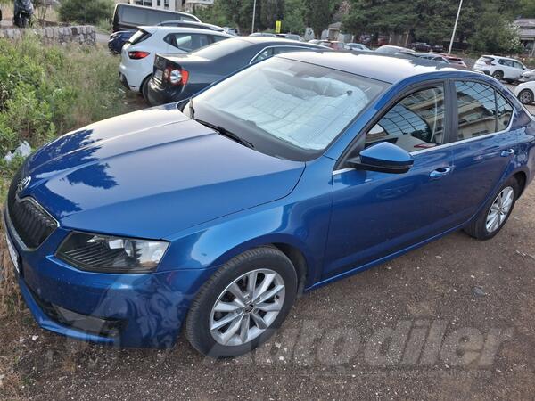 Škoda - Octavia - 1.6