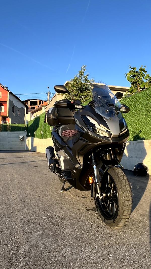 Honda - ADV