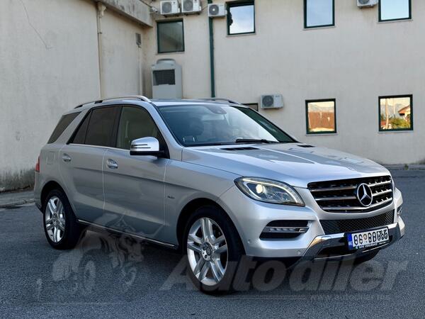Mercedes Benz - ML 250 - 250