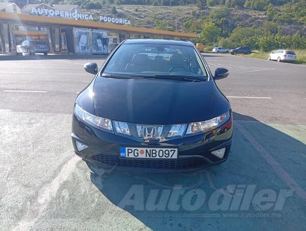 Honda - Civic - 1.8 Benzin
