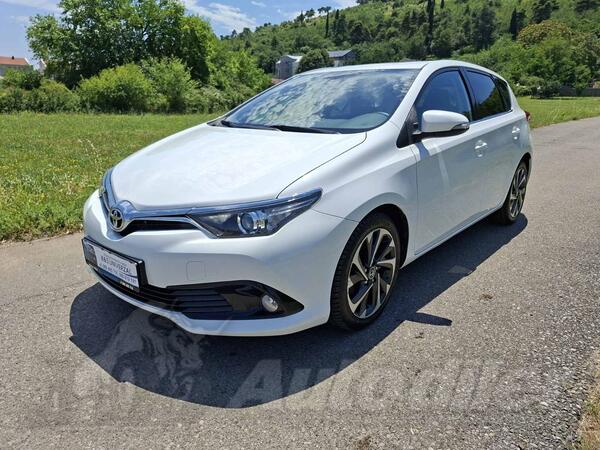 Toyota - Auris - 1.6 d4d