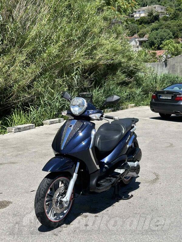 Piaggio - Bevrly 500