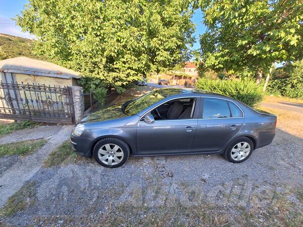 Volkswagen - Jetta - 19 tdi