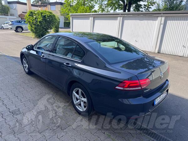 Volkswagen - Passat