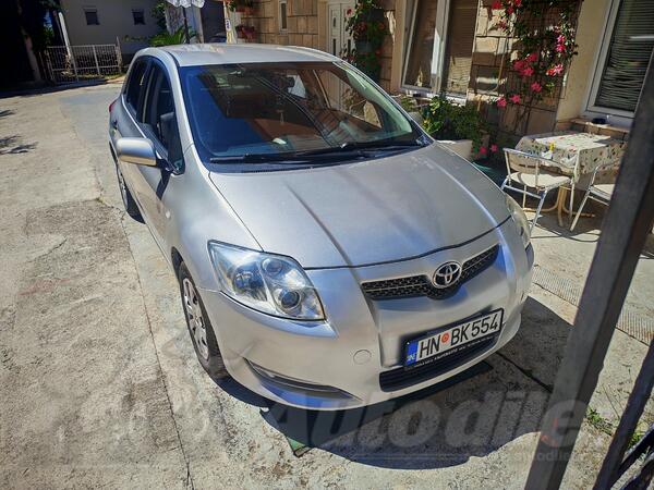 Toyota - Auris - 1.4 D4D