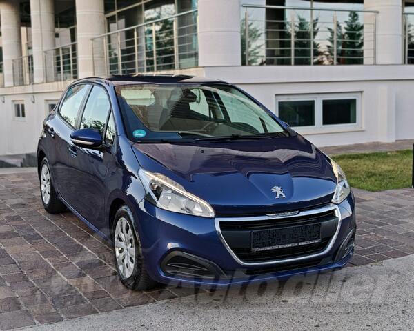 Peugeot - 208