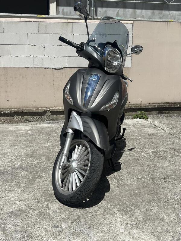 Piaggio - Beverly300