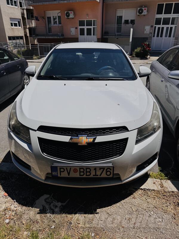 Chevrolet - Cruze - 1.6 Base