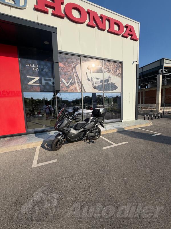 Honda - adv 350