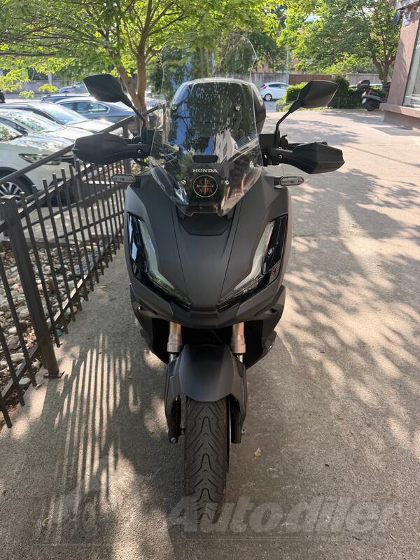 Honda - adv 350
