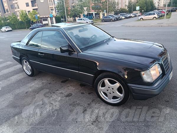 Mercedes Benz - CE 220 - 220 ce