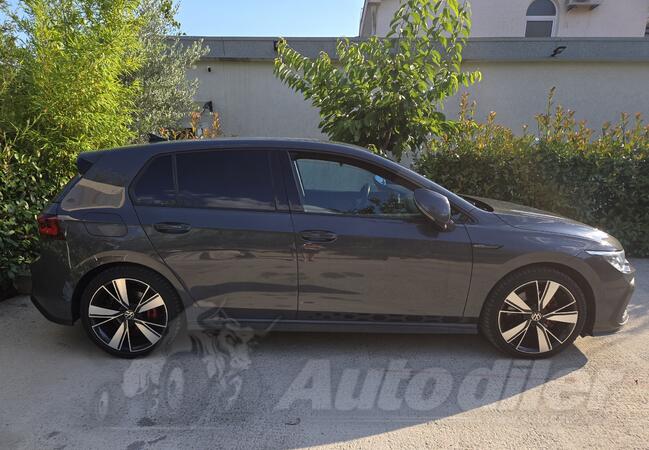 Fabričke felne i Pirelli gume