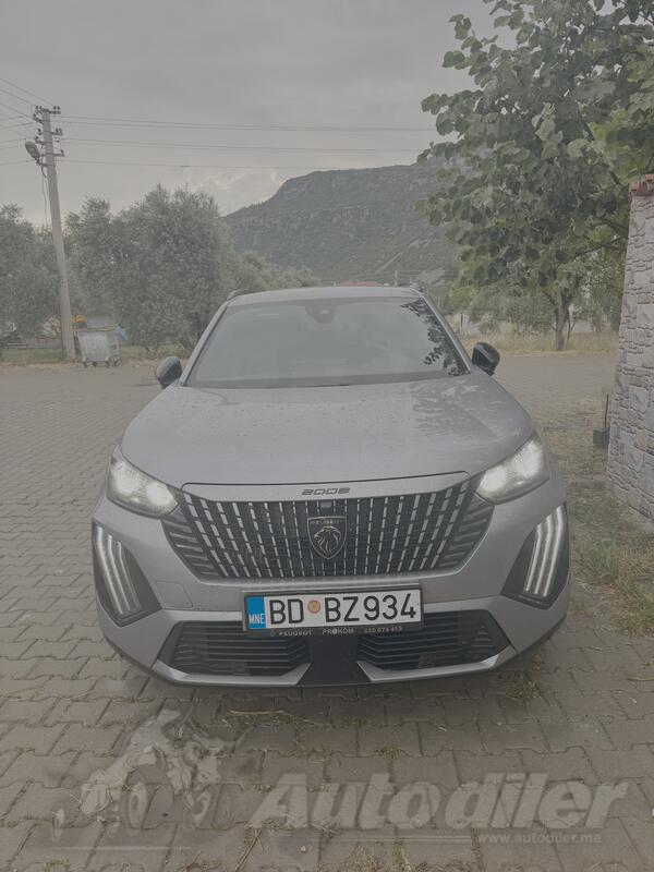 Peugeot - 2008 - 1.2 pure tech