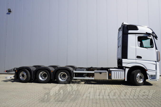 Mercedes Benz - Actros L 3552 8x4 / 2023 / 76 t ukupne mase / šasija 760 cm / upravljiva osovina ...