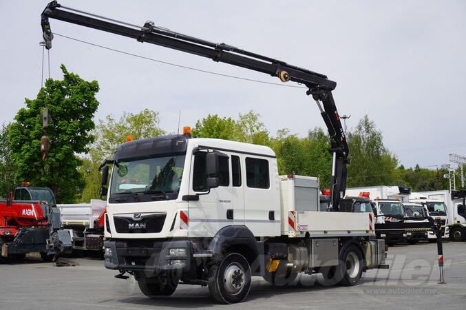 MAN - TGM 13.250 4x4 / HIAB 088 E-3 HIDUO kran / pilot / 160. tho. km kamion s ravnom platformom ...