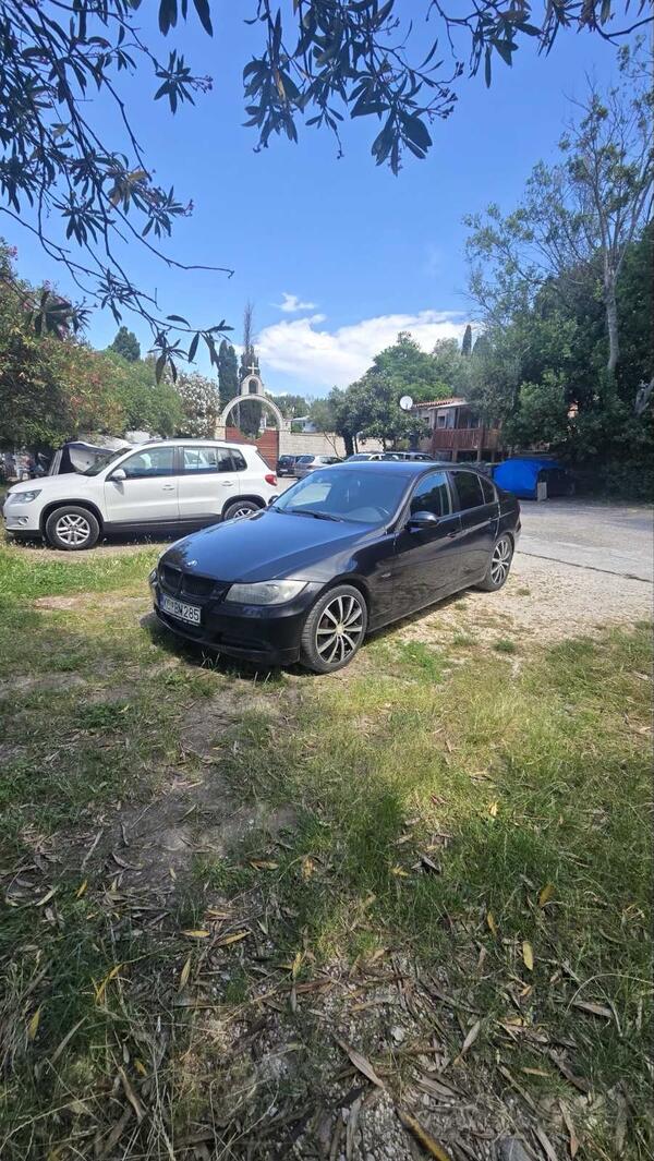 BMW - 318