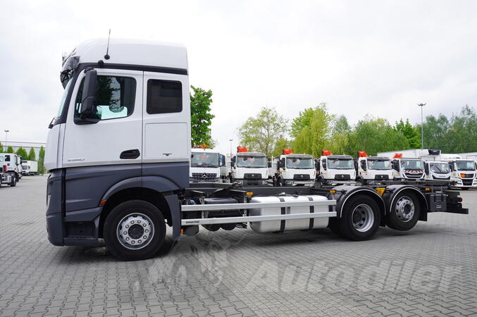 Mercedes Benz - Actros 2540 6×2 / 80.000 km! / kabina sa 5 sedišta! / BDF / 6 jedinica / kamion š...