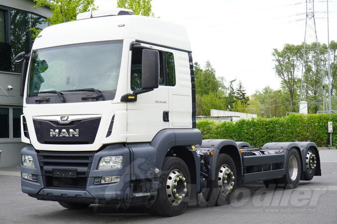 MAN - TGS 35.420 8×2 / šasija 6,4 m / 3 upravljive osovine / ADR AT / 3 jedinice / kamion šasija ...