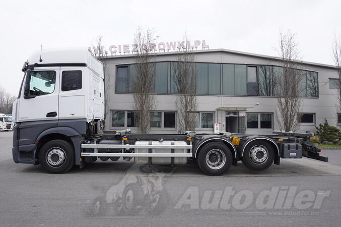 Mercedes Benz - Actros 2540 6x2 / 40.000 km / kabina za 5 osoba / BDF / 6 jedinica šasija kamiona...