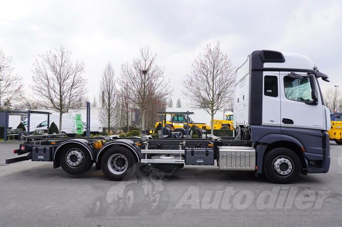 Mercedes Benz - Actros 2540 6x2 / 40.000 km / kabina za 5 osoba / BDF / 6 jedinica kamionska šasi...