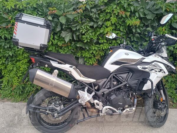 Benelli - trk 502 x