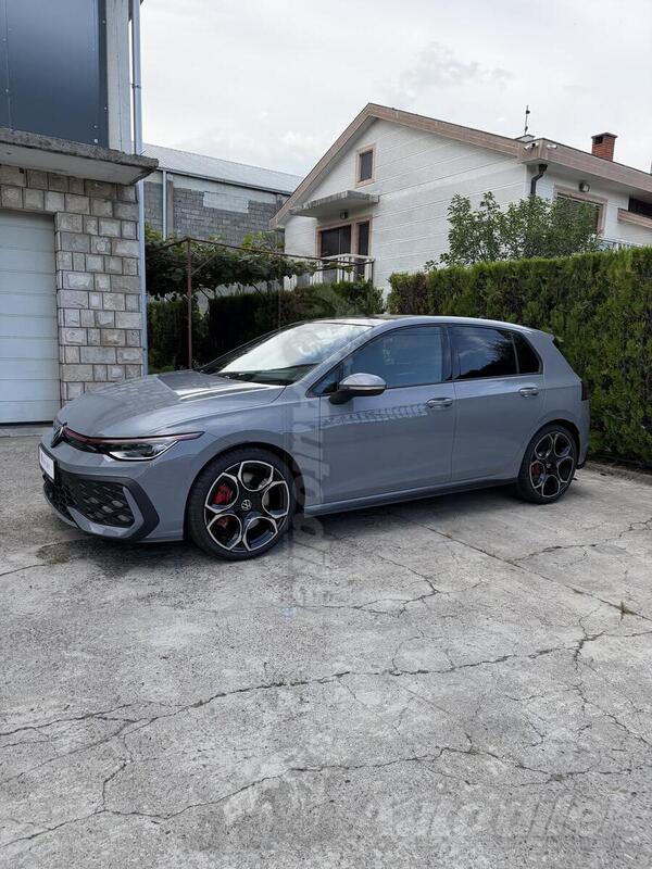 Volkswagen - Golf GTI